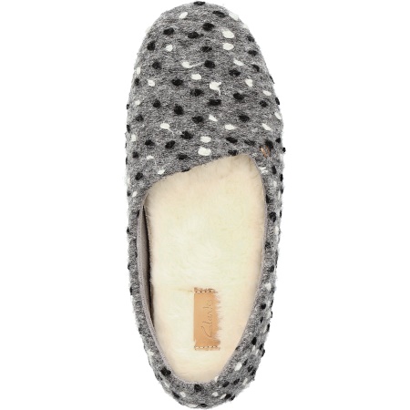 clarks cozily snug slippers