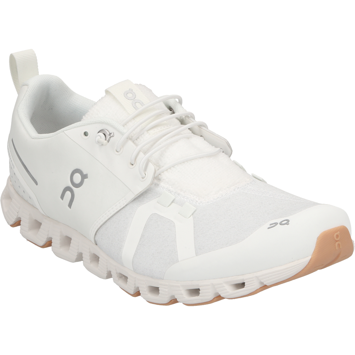 qc white shoes