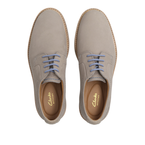 Clarks artisan best sale lace up shoes