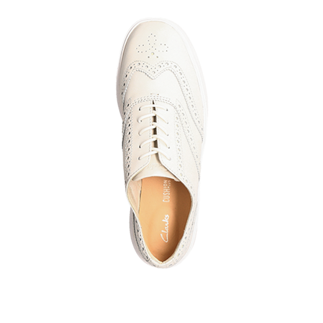 Clarks Hero Brogue 26149394 4 lace up shoes in white