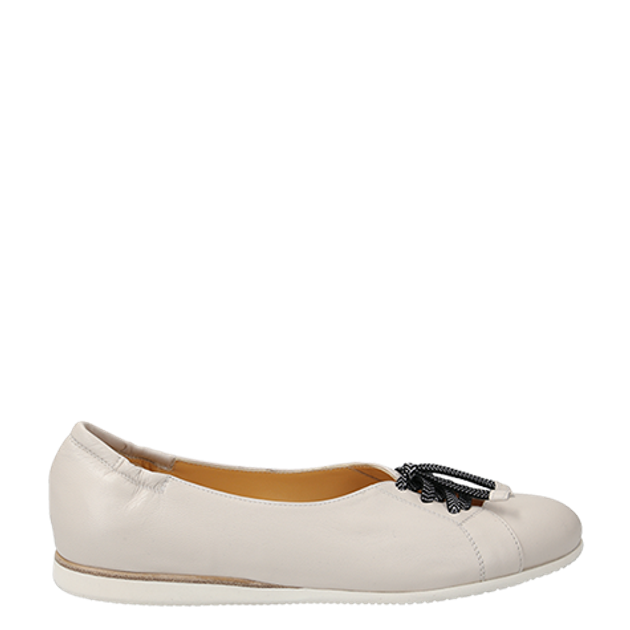 Truman's 9772 185 OFF WHITE ballerina in white