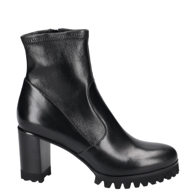 Truman's 8242 693 NERO ankle boots in black