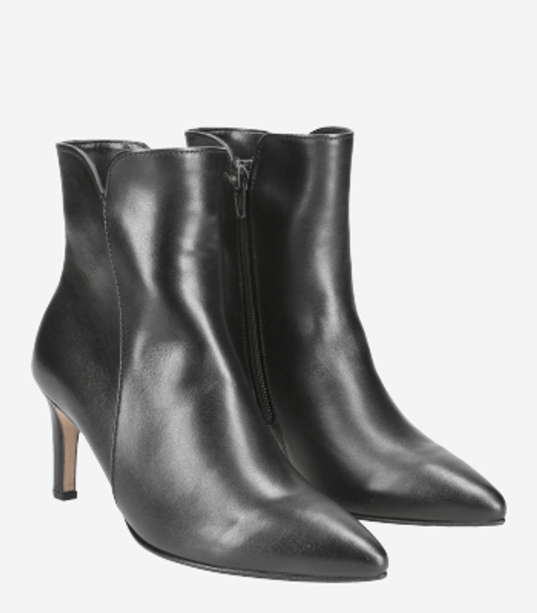 Gabor 95.880.27 ankle boots in black