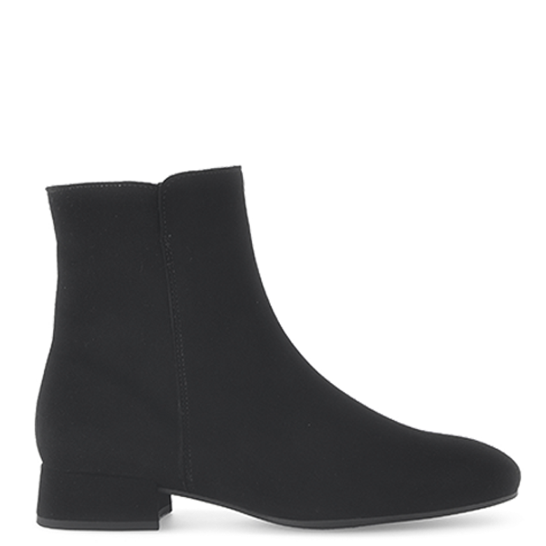 Gabor 5.670.17_7 ankle boots in black