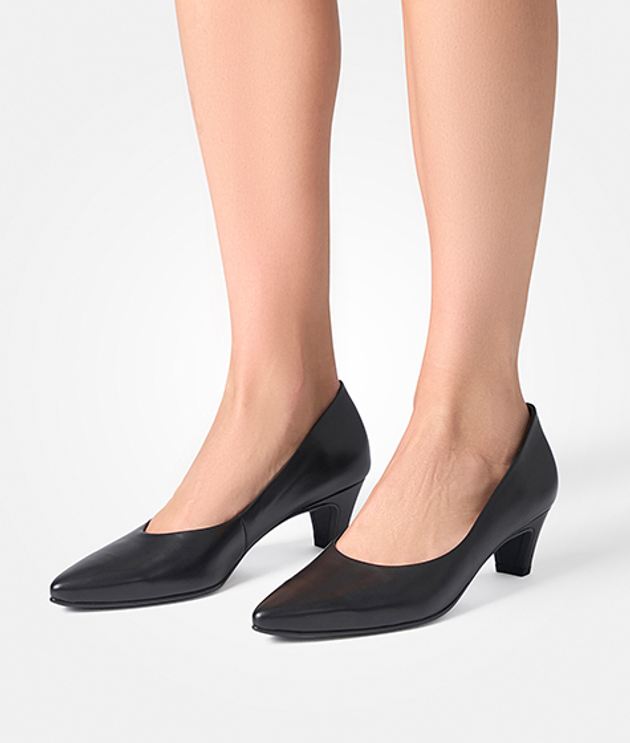 Paul Green 3849-018 pumps in black