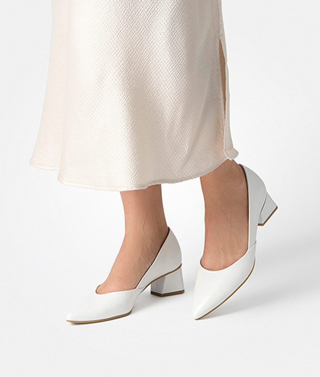 Paul Green 3815-129 pumps in white