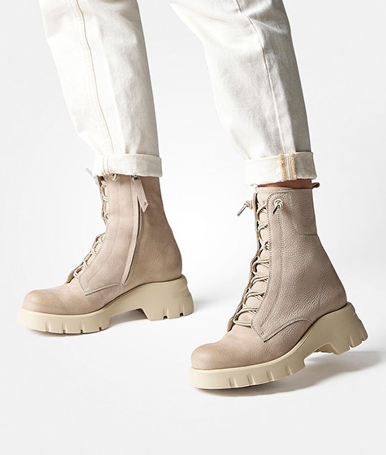 Paul Green 8216-036 boots in beige