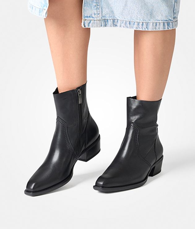 Paul Green 8276-008 ankle boots in black