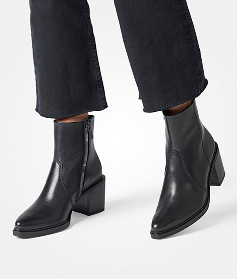 Paul Green 8244-008 ankle boots in black
