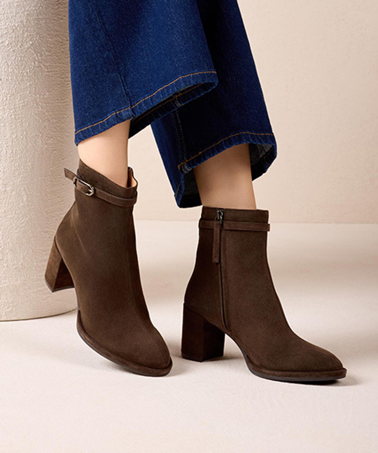 Unisa LARISA_BS BROWN Ankle Boots in Brown