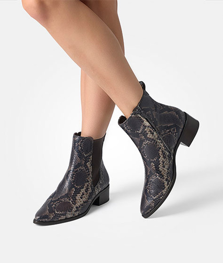 Paul Green 8271-048 ankle boots in brown