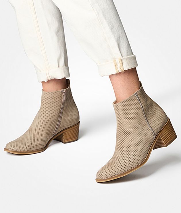 Paul Green 8204-017 ankle boots in beige