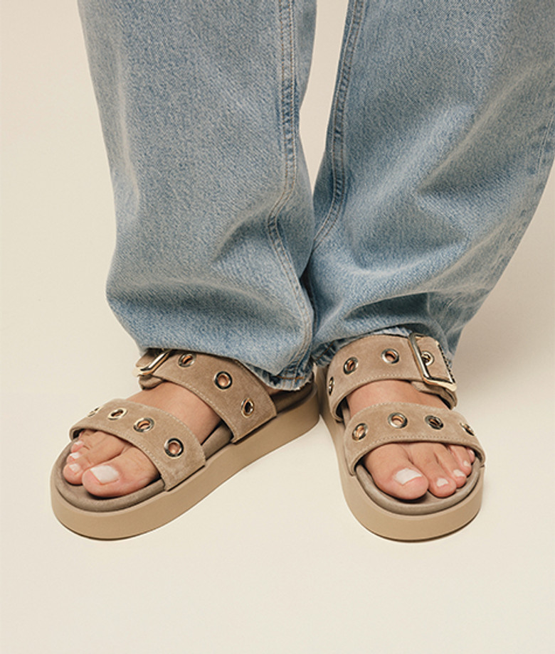 INUIKII 1004.003.0631.250 TILDA BUCKLE sandals in beige