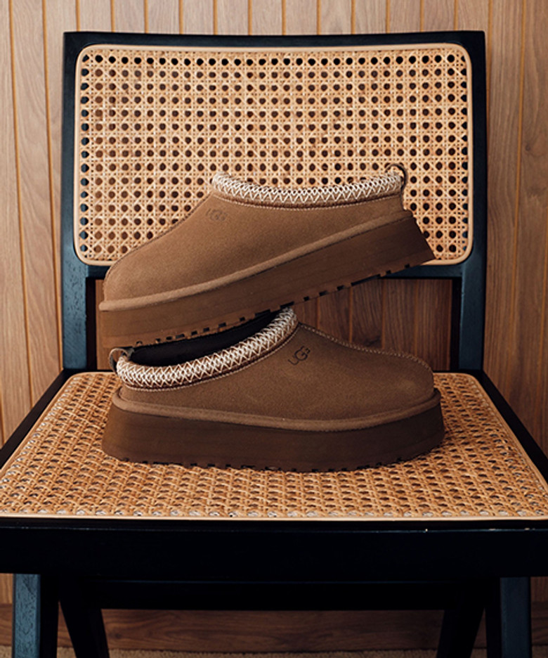 UGG 1174471-LBNZ TAZZ II Hausschuhe in braun