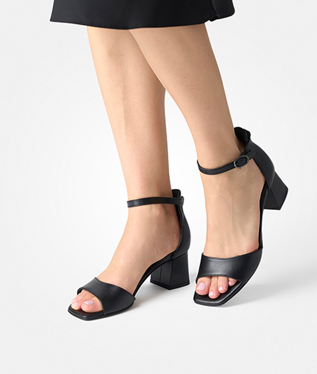 Paul Green 6140-089 sandals in black