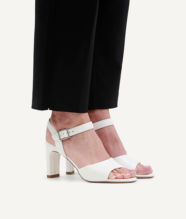 Peter Kaiser 78342 102 Sandals in white