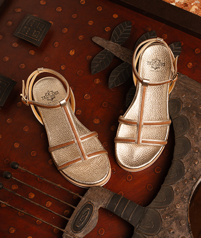 Truman's 4395 104 PLATINO sandals in gold