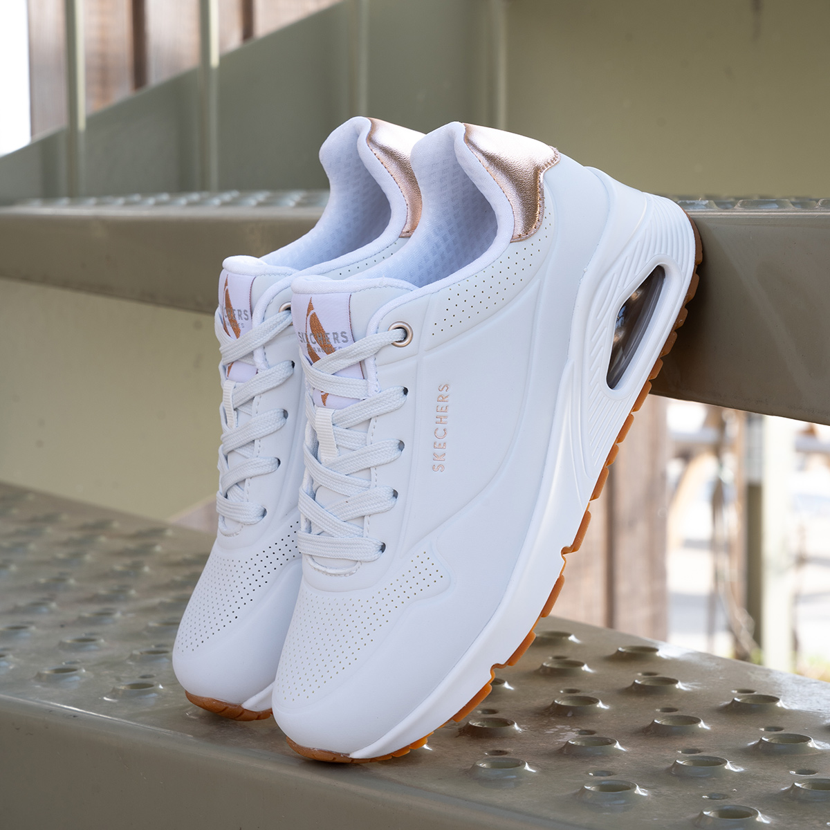 skechers uno white