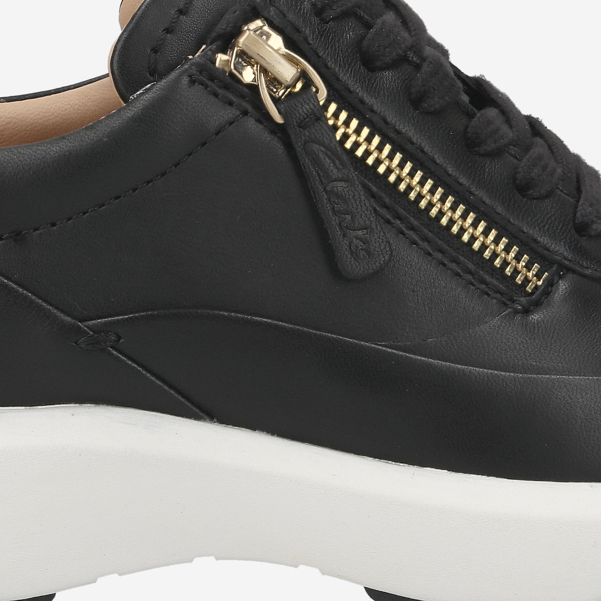 Clarks Tivoli Zip 26176648 4 Sneakers in black buy online