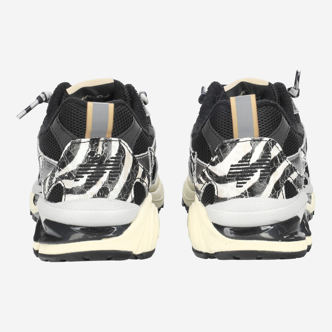 MRP MRP01 - Black, Zebra - Side view