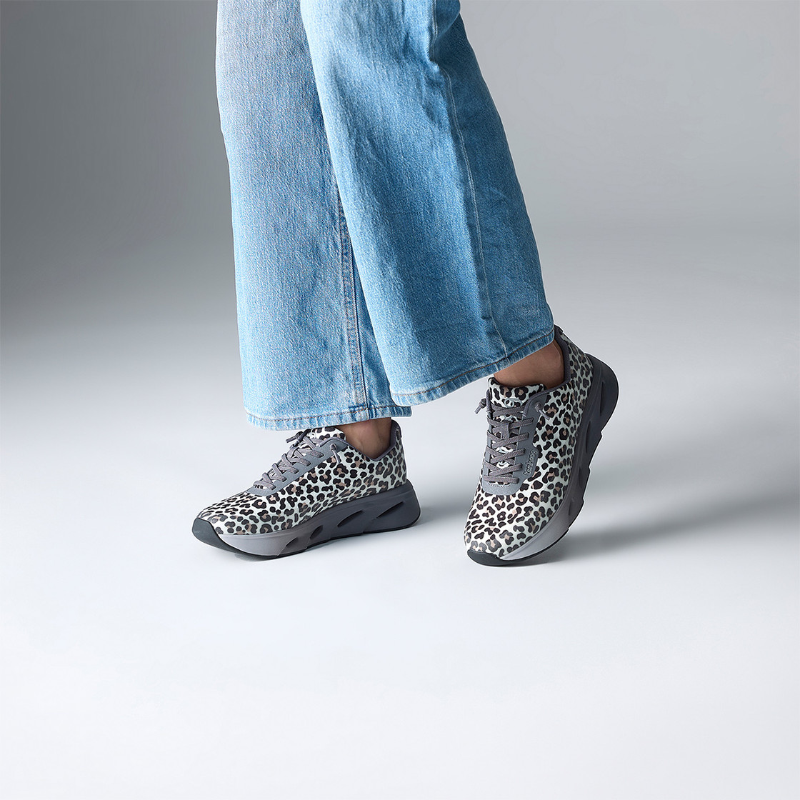 tenhaag 0005 - gray / leo look - special image