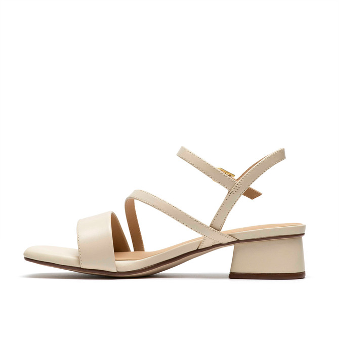 Clarks Serina35 Strap - Beige / Cream - Front view