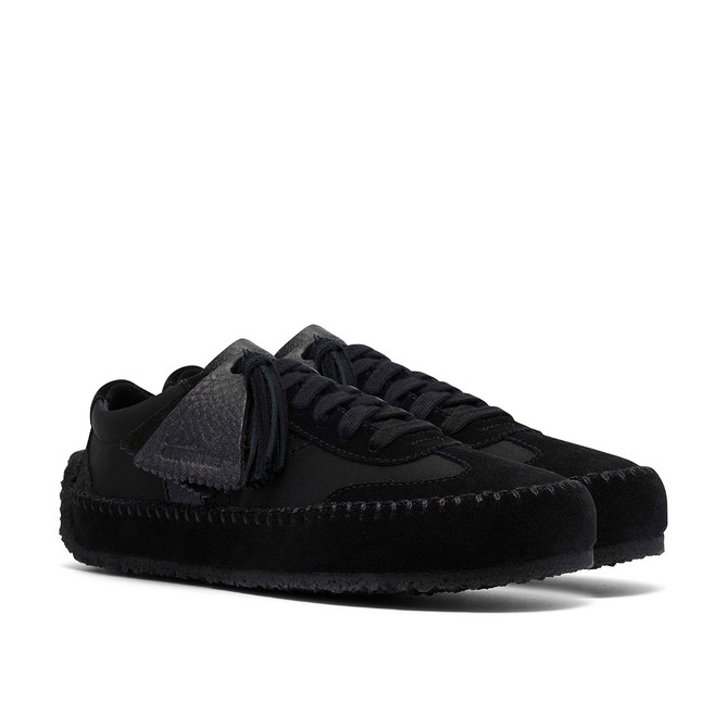 Clarks Tor Low - Black - Side view