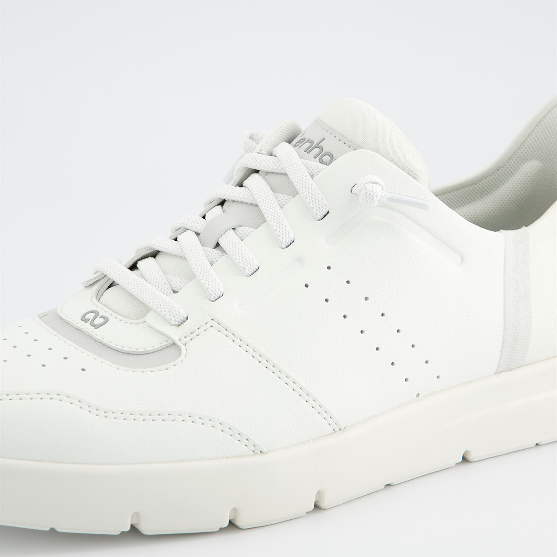 tenhaag winhaag - White