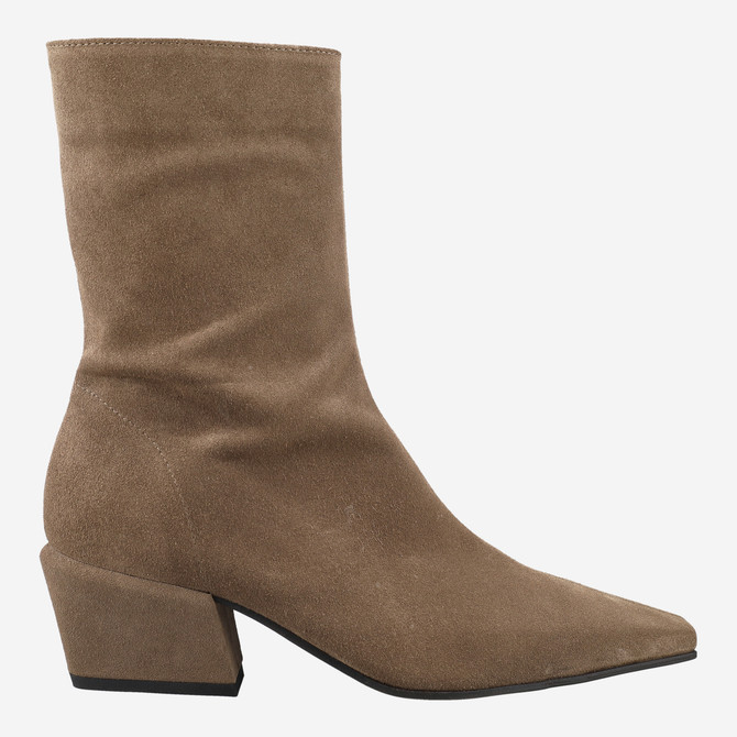 K&S NYLA - Brown - Rear View