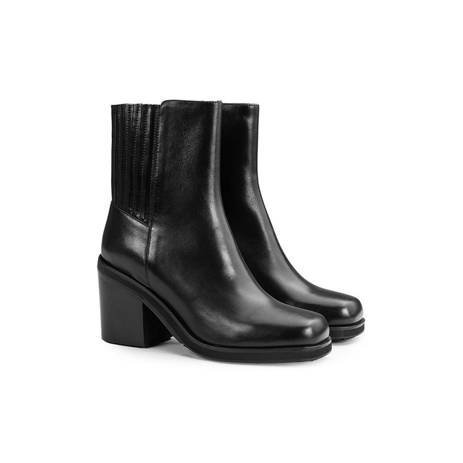 Lloyd ARIA 315 - Black - Front View