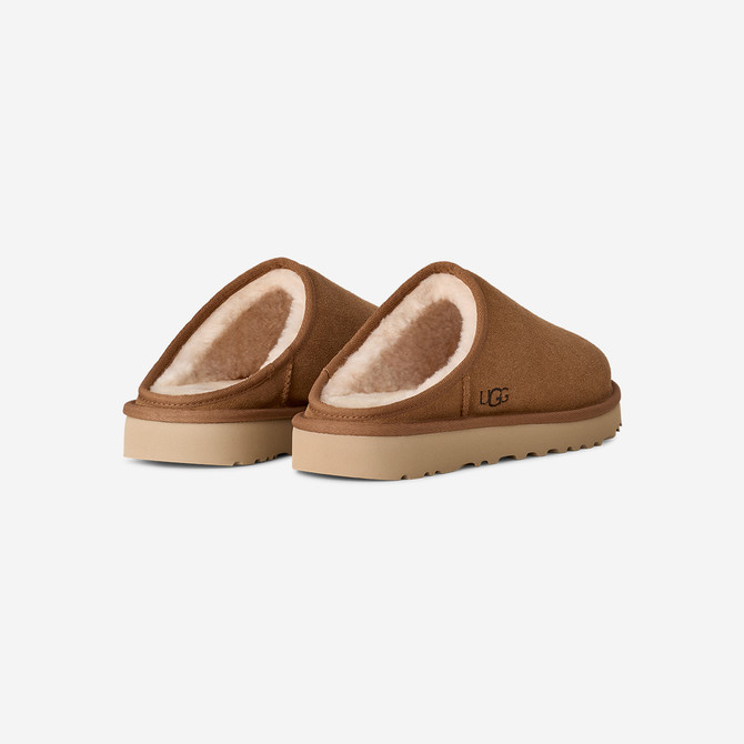UGG Australia CLASSIC SLIP-ON - Brown, medium - Side view