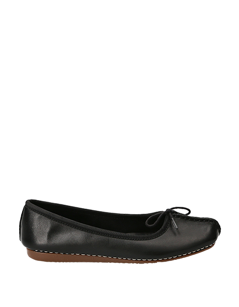 Clarks on sale bg online