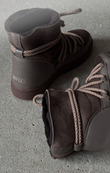 Lace up Boots